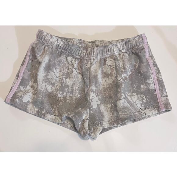 Women Camo Sweat Shorts - Picture 1 of 4